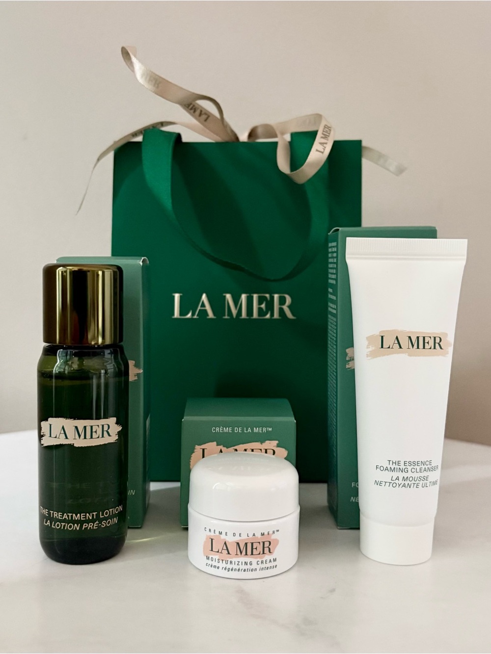 NEW La Mer Travel Skincare Bundle—$250 Value